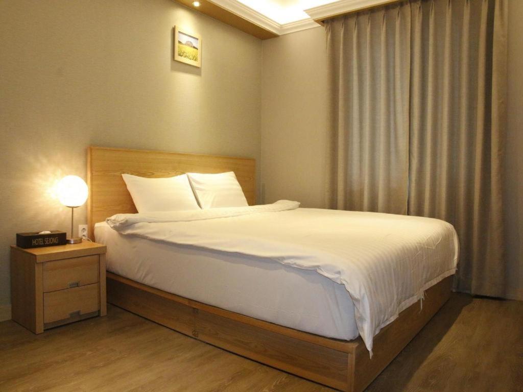 Jeju Sejong Hotel Exterior photo