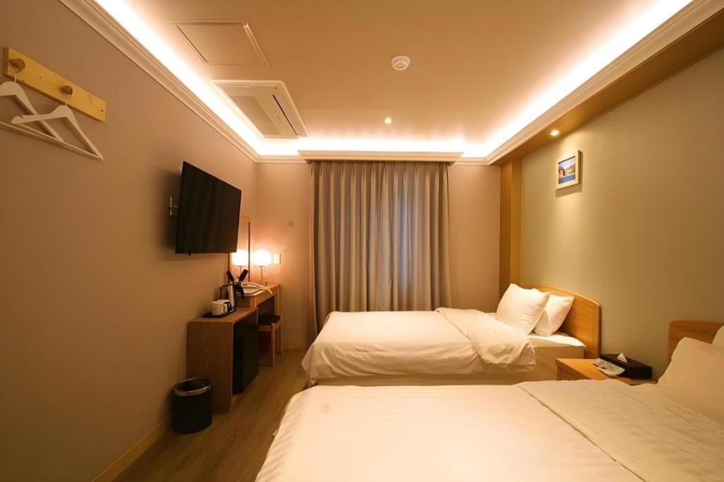 Jeju Sejong Hotel Exterior photo