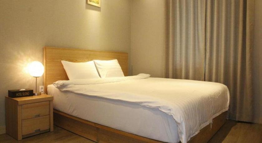 Jeju Sejong Hotel Exterior photo