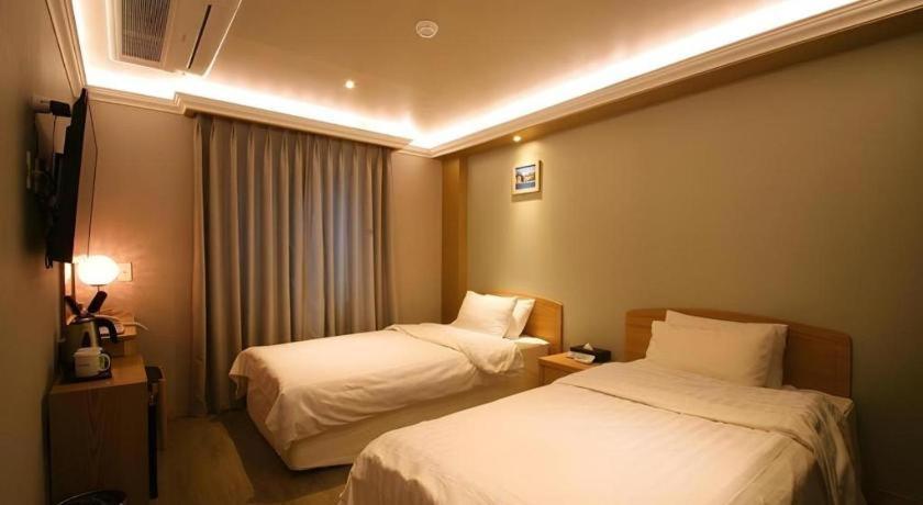 Jeju Sejong Hotel Exterior photo