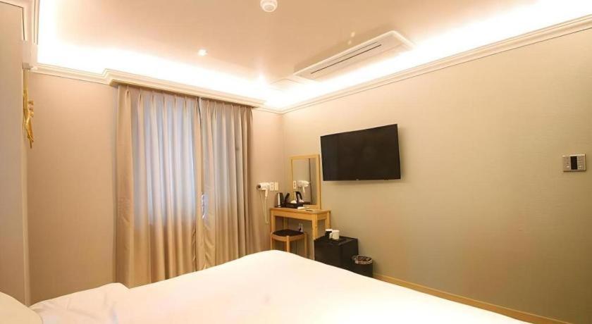 Jeju Sejong Hotel Exterior photo